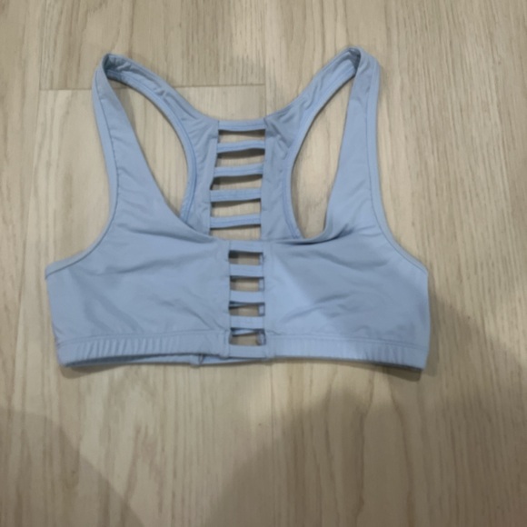 Victoria’s Secret Women's Light Blue Strappy Back Sports Bra - Picture 1 of 4